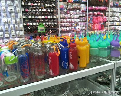 奇葩:2元店里應(yīng)有盡有,居然連這個都有賣